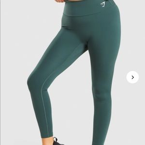 *NEW Gymshark Training Leggings Size Small